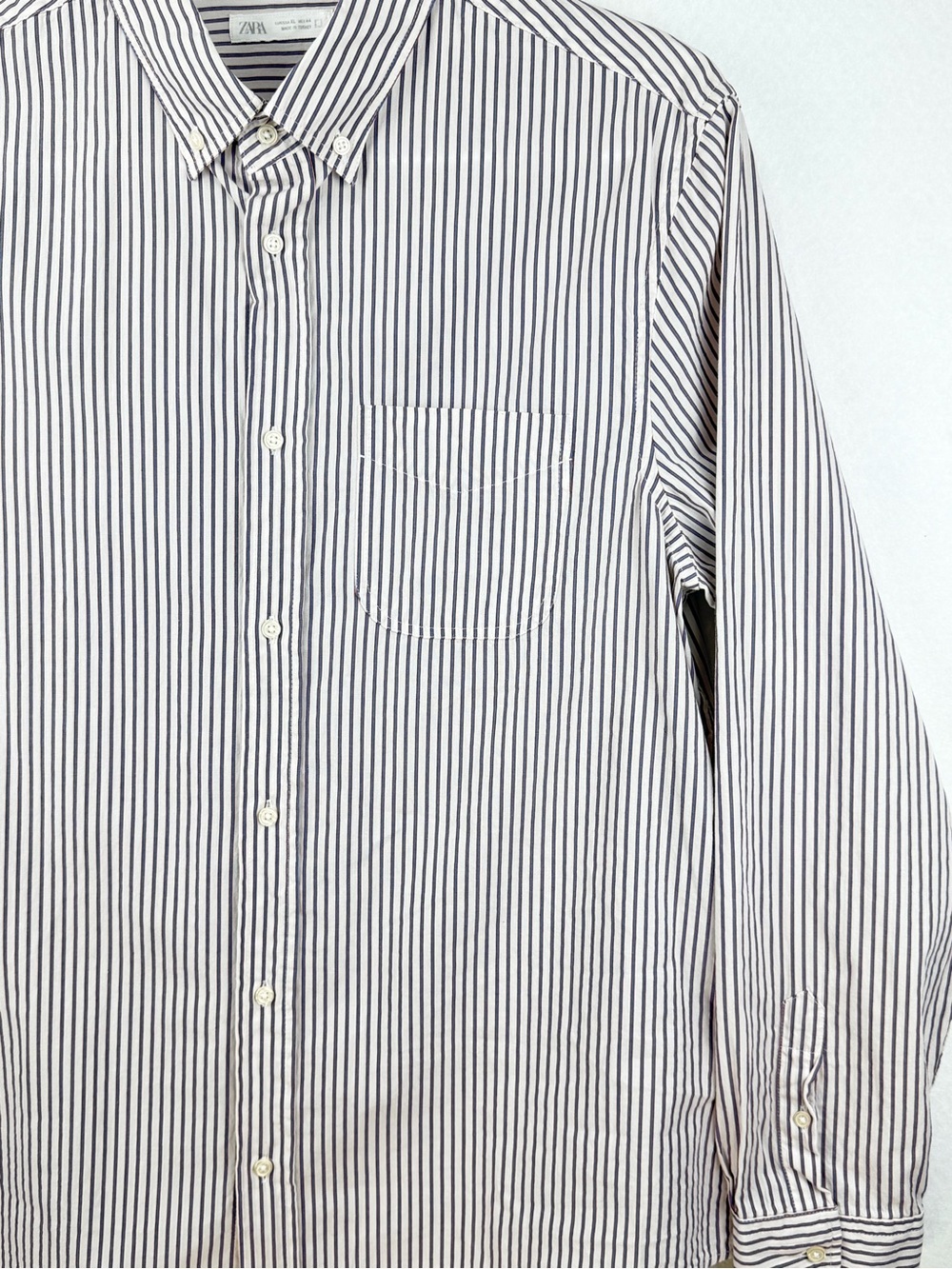 Zara Men’s Regular White Shirt with Purple Stripes
Size XL 100% Cotton